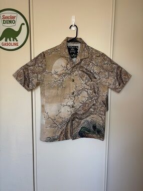 Rebel Vengeance Medium Unisex Short-Sleeve Beige Floral Button-Up Shirt